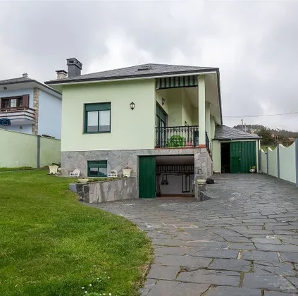 Chalet independiente en Valdoviño con vistas al mar